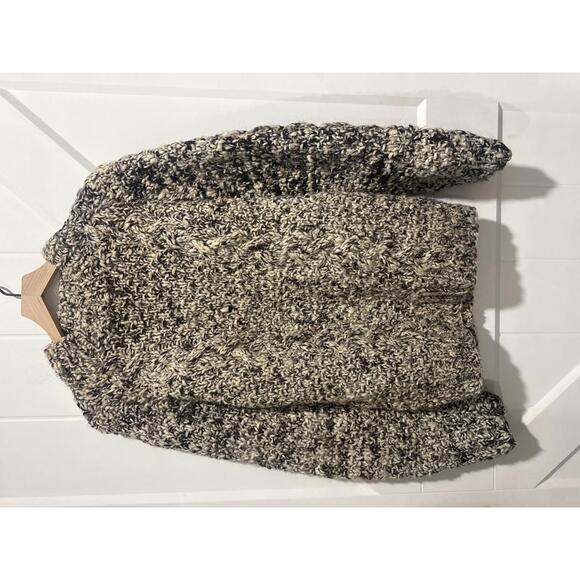 Runa Maki Handcrafted Women´s Wool Crew Neck Sweater